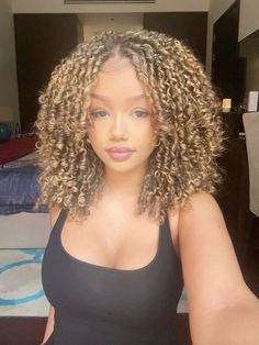 Curly Hairstyles For Short Hair, Hair Styles Easy, Dyed Curly Hair, Highlights Curly Hair, Mixed Curly Hair, Hairstyles Curly Hair, Blonde Curly Hair, Cute Curly Hairstyles, Colored Curly Hair