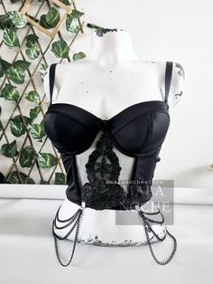 -Bustier in black lycra and mesh with embroidery front part. Underwire. The straps are ajustables. Material 100% Polyester. All the materials are stretchy. Crop Ravena and necklace Gardenia sold separately. PLEASE FOLLOW THE MEASUREMENT GUIDE (IN THE LAST PIC) FOR KNOW YOUR SIZE IN MY BRAND. This item is made to order, I take 1-2 weeks for do it and the normal shipment takes 4-5 weeks in arrive depending your country. **ONLY 6-8 WORKING DAYS DELIVERED BY EXPRESS SHIPPING! Thanks for visit Mala N Bustier Outfit, Cute Goth Outfits, Victoria Secret Outfits, Cute Goth, Black Bustier, Concert Fashion, Fashion Drawing Dresses, Dark Outfits, Gothic Clothing