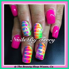 Tie Dye Gel Nails, Short Pointed Nails, August Nail Art, Friends Nail Art, Pointed Nail Designs, Toes And Nails, Self Care Items, Hollywood Nails