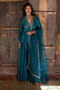 Shop for Shikha Mehta Green Silk Chanderi Sharara Set for Women Online at Aza Fashions V Neck Sharara Suit, Green Punjabi Suit Party Wear, Indowestern Outfits Women, Silk Sharara Suit, Green Sharara Suit, South Asian Clothes, Punjabi Suit Ideas, Tailor Dress, Indowestern Outfits