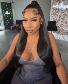 Discover hair ponytail styles. Explore chic and versatile ways to style your ponytail for a trendy and polished look. Frontal Wig Hairstyles, Black Ponytail Hairstyles, Jet Black Hair, Instagram Baddie, Sleek Ponytail, Half Up Half Down