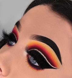 Summer Eye Makeup, Makeup Eye Shadow, Makeover Tips, Makeup Hacks Tutorials, Brown Skin Makeup, Makeup Idea, Dramatic Eyes, Eye Makeup Designs, Colorful Eye Makeup