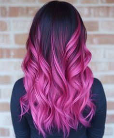 Curly hair transitioning from natural roots to deep rosewood pink ends, creating a sophisticated and rich look. Ideal for a dynamic and elegant style. Highlights Subtle, Pink Hair Ideas, Pink Goddess, Bright Pink Hair, Pink Hair Color Ideas, Pink Hair Color, Hairdressing Training, Cute Hair Colors