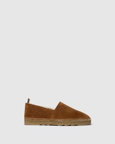 This style is true to size.

We’ve updated the classic Pablo espadrille for winter with the Pablo Cosy. This flat espadrille is made from split leather with a sheepskin lining, a dyed jute midsole and a rubber track sole. Flat Espadrille, Espadrilles, Leather