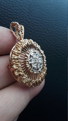 Stunning 14k Yellow Gold, Approximately 0.50ct Diamond Round Pendant... Weight is 11.8 Grams. Perfect Vintage Condition. Diamonds are Approximately 0.50ct, SI, GH. CHAIN AND NECKLACE IS NOT INCLUDED. ONLY PENDANT. ANTIQUE BOX FOR DISPLAY ONLY. Yellow Gold Cluster Jewelry With Brilliant Cut, Yellow Gold Cluster Jewelry With Diamond Cut, Luxury 14k Stamped Diamond Necklace, Formal 14k Diamond Necklace, Dazzling Hallmarked Round Diamond Necklace, Hallmarked Round Dazzling Diamond Necklace, Dazzling Round Diamond Necklace, Hallmarked, Wedding Diamond Necklace Stamped 14k, Fine Jewelry 14k Diamond Necklace