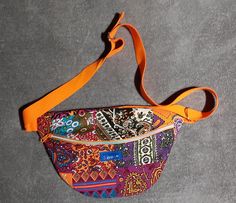 pretty fanny pack, multi-colored in linen and cotton, closed with a yellow strap zip, very practical for having your hands free. Thank you for your visit Multicolor Belt Bag With Pockets For Everyday Use, Casual Multicolor Pouch Belt Bag, Multicolor Belt Bag With Removable Pouch For Travel, Multicolor Zipper Pouch Belt Bag For Travel, Multicolor Belt Bag For Everyday Summer Use, Multicolor Belt Bag With Zipper Pocket For Daily Use, Multicolor Belt Bag With Zipper Pocket, Trendy Multicolor Belt Bag For Summer, Casual Multicolor Belt Bag For Daily Use