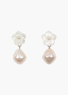 Mother of Pearl Asthetic Accesories, Aesthetic Catalog, Summer Glowup, Classy Accessories, Luxury Hair Accessories, Jennifer Behr, Jewelry Lookbook, Trendy Earrings, Pearl Flower