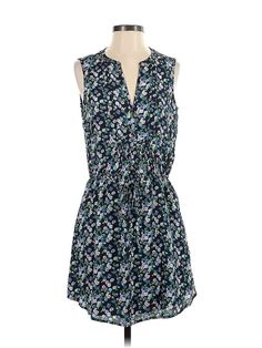 Gap Casual Dress Size: X-Small Blue Dresses - used. 100% POLYESTER, Popover, Collared, Print, Short, Sleeveless | Gap Casual Dress - Popover: Blue Print Dresses - Used - Size X-Small Cheap Gap Summer Dresses, Gap Spring Mini Dress For Daywear, Gap Mini Dress For Spring Day Out, Chic Blue Gap Dress, Casual Beach Mini Dress By Gap, Gap V-neck Daywear Dress, Gap Casual Beach Mini Dress, Blue Gap Dress For Day Out, Blue Print Dress