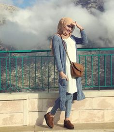 Pinterest: @adarkurdish Modest Beauty, Cute Pastel Colors, Muslim Outfit, New Hijab, Street Hijab Fashion, Dresses Design, Chunky Knits, Hijab Outfits, Hijabi Style