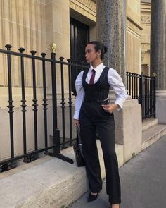 Shirt And Waistcoat Outfit, Women’s Neck Tie Outfit, Female Tie Outfit, Fitted Suit Women, Women In Ties Outfits, Suit And Tie For Women, Corset Suit Outfit, Woman Tie Outfit, Womens Tie Outfit