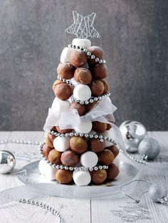 a christmas tree made out of cookies and marshmallows