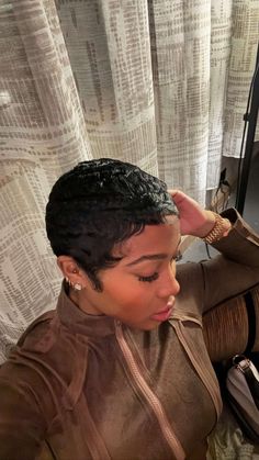 Jayda Cheaves Short Hair, Curly Pixie Cuts Black Women, Short Platinum Blonde Hair, Shorts Hairstyles, Jayda Cheaves, Short Hair Designs, Finger Wave Hair, Black Women Short Hairstyles, Finger Wave