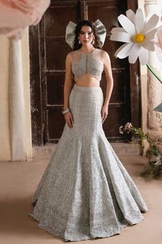 Mermaid Traditional Dress, Outfit Ideas For Reception, Indian Engagement Looks Brides, Cocktail Indian Dress, Reception Outfit For Women, Dresses For Reception Indian, Indowestern Outfits For Wedding, Bridal Sangeet Lehenga, Engagement Lengha For Bride