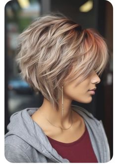 Hairstyles Layered Bob, Pixie Hairstyles Medium Length, Bold Blonde Hair Color Ideas, Babylights On Short Hair, Short And Sassy Hair, Med Length Hairstyle Women, Sassy Short Haircuts, Hot Mom Haircut, Short Sassy Hairstyles