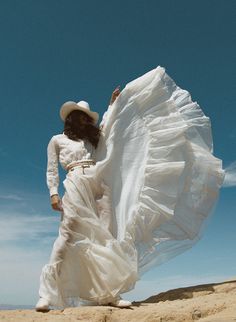 Western Fashion Editorial, Texas Chic, Cowgirl Bride, Cowgirl Photoshoot, Cowgirl Wedding, Creative Fashion Photography, Southern Fashion, Desert Fashion, Organza Skirt