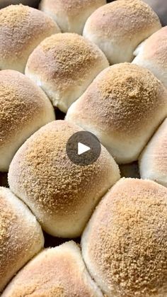 several rolls that have been made into buns