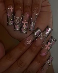 Gangsta Nails Acrylic, Goth Nails With Charms, Rare Nail Designs, Buzzballz Aesthetic, Extreme Nails Designs, Y2k Nails Long, Grunge Y2k Nails, Nail Ideas Y2k Long