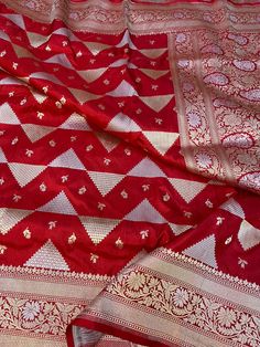 This is a very beautiful pure banarasi kataan silk handloom saree . Cutwork weave , pure silk and rich pallu design . Saree length - 5.5 mtr. Blouse - 1 mtr.  Dry clean only . Please note - color may be vary a little due to sunlight and photography . Please message us after purchasing in case you want fall and Pico done it not . No extra charges for fall and Pico but inform us . Blouse stitching is also available . Traditional Banarasi Silk Dupatta As Gift, Traditional Banarasi Silk Dupatta For Gift, Traditional Art Silk Saree For Gift, Diwali Gift Saree, Traditional Zari Weaving Dupatta, Festive Banarasi Silk Saree, Banarasi Silk Saree With Zari Weaving As Gift, Zari-weaved Saree Traditional Wear For Gift, Festive Banarasi Silk Saree As Gift