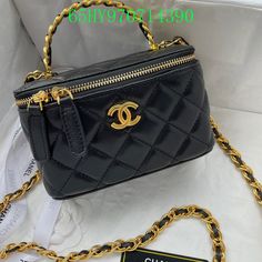 Size: 18cm*11cm It comes with Dust box, Care manual, Tag, and Paper bag. Luxury Black Box Bag With Detachable Handle, Chanel Clutch With Chain, Paper Bag, Clutch Bag, Things To Come, Tote Bag