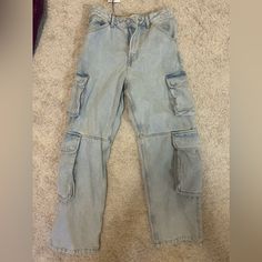 Super Cute And Trendy Baggy Cargos. Brand New With Tags. Originally$70. Can Negotiate. Size 38 In Zara. Baggy Cargos, Zara Mom Jeans, Ferrari Jacket, Tie Dye Jeans, Jeans Cargo, Distressed Denim Jeans, Levi Jeans 501, Zara Jeans, Distressed Black Jeans