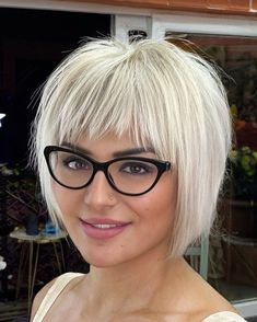 Short Hair With Bangs Ideas, Bangs Ideas, Bob Hairstyles With Bangs, Chin Length Hair, Bob Haircut With Bangs, Growing Out Short Hair Styles, Hair With Bangs