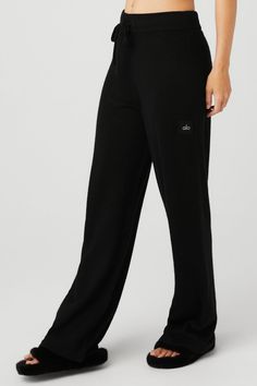 Cashmere High-Waist Jet Set Wide Leg Pant - Black | Alo Yoga Womens Black Pants, Street Fashion Men Streetwear, Cute Lazy Outfits, Cashmere Yarn, Wide Leg Pant, Alo Yoga, The Thing, Yoga Women, Jet Set