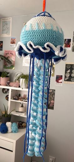 Homemade crochet jellyfish  Colours can changed appart from the white  I can also removed the hanger if requested Plushie Ideas, Hanging Jellyfish, Crochet Critters, Circle Square Triangle, Jellyfish Decorations, Crochet Jellyfish, Crocheted Jellyfish, Stuff Animals, Hanging Bedroom