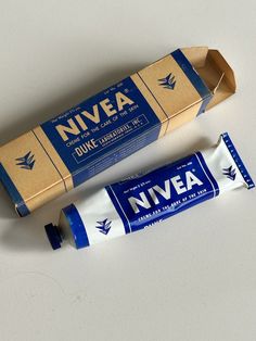 Nivea Creme Uses, Nivea Cream, Vintage Cosmetics, Gift Diy, Beauty Stuff, Face Cream, Skincare Products, Diy Gift, Packaging Design