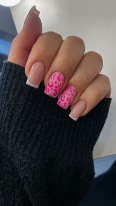 Made by alaska.nailzz Cute Nail Designs Square Shape, Medium Gel Nails Ideas, Pics To Show Off Nails, Funky Nails Square, J On Nails, Aesthetic Coffin Nails, Vacation Nails Square, Short Cute Nail Designs, Alaska Nails