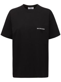 Find BALENCIAGA Logo Printed Medium Fit Jersey T-shirt on Editorialist. Crewneck. Printed front detail. Printed back panel Balenciaga Shirt, Alexander Mcqueen Shoes, Balenciaga Women, Balenciaga Logo, Balenciaga Black, Vintage Jerseys, Black Crewneck, Latest T Shirt, Shearling Jacket