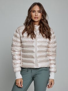 pearl-9035 Luxury Sporty Puffer Jacket With Ribbed Cuffs, Luxury Nylon Hooded Jacket With Ribbed Cuffs, Fitted Nylon Puffer Jacket With Ribbed Cuffs, White Nylon Puffer Jacket With Padded Collar, Nylon Half-zip Sportswear Outerwear, Sporty Look, Biker Shorts, Pearl Size, V Neck Tee