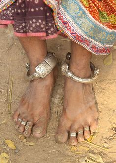 India Jewelry, Silver Anklets, Women Artisans, Indian Jewellery, Toe Rings, Antique Jewellery, Ankle Bracelets, Indian Jewelry