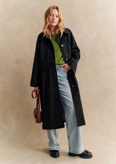 Clyde Trench Coat - Black - Organic Cotton - Octobre Éditions Oversized Trench Coat, Light Jeans, Fall Sweater, Trench Coat Black, Summer 24, Dark Khaki, Turndown Collar, Coat Outfits, Coat Black