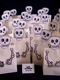 there are many bags with skulls on them