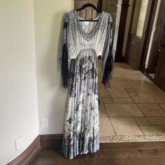 Camilla Dresssize Small White Bohemian Maxi Dress For Evening, White Bohemian Midi Dress For Evening, Bohemian White Evening Dress, Camilla Dress, Limited Time, Colorful Dresses, Black White, Womens Dresses, Black And White