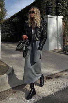 Grey Skirt, Easy Style, Sarah Jessica Parker, Mode Inspo, Autumn Outfit, Outfit Inspo Fall, Black Leather Jacket