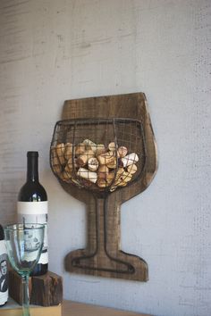 Wood and Wire Wall Wine Cork Holder – Yanni Custom Leftover Wine, Wine Cork Holder, Wine Cork Diy Crafts, Wine Cork Diy, Cork Holder, Wine Cork Art, Cork Diy, Cork Art, Wine Cork Crafts