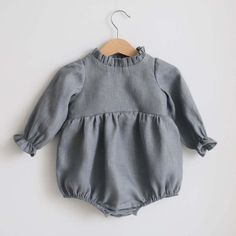 Material: Cotton Origin: CN(Origin) Gender: Female Age Range: 0-6m Age Range: 7-12m Age Range: 13-24m Pattern Type: Solid Department Name: baby Collar: O-Neck Closure Type: Pullover Item Type: Rompers Sleeve Length(cm): Full Fit: Fits true to size, take your normal size Material Composition: cotton and linen Material: Cotton and Linen Age Range: 3M,6M,9M,12M,18M,24M Color: Red, Pink, Yellow,White,Green Pattern Type: Solid color Dropshipping: Support Season: Spring,Summer,Autumn,Winter Thickness: Long Sleeve Bubble Romper For Summer Playwear, Summer Long Sleeve Bubble Romper For Playwear, Spring Long Sleeve Bubble Romper For Playtime, Fitted Solid Color Bubble Romper For Playwear, Spring Playtime Long Sleeve Bubble Romper, Spring Playtime Bubble Romper With Long Sleeves, Long Sleeve Bubble Romper For Spring Playwear, Cute Fitted Long Sleeve Jumpsuits And Rompers, Fitted Long Sleeve Cotton Bubble Romper