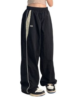 Sporty Y2k, Hip Hop Joggers, Celana Fashion, Sporty Aesthetic, Drawstring Trousers, Baggy Sweatpants, Wide Leg Sweatpants, Casual Joggers, Autumn Clothes