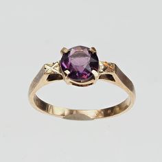 Vintage 1940s 10k gold purple round stone ring. The ring is a size 6 and can be sized. Round Stone Ring, Purple Stone Ring, Purple Stone Rings, Purple Band, Purple Stones, Boston Ma, Stone Ring, 10k Gold, Purple Gold