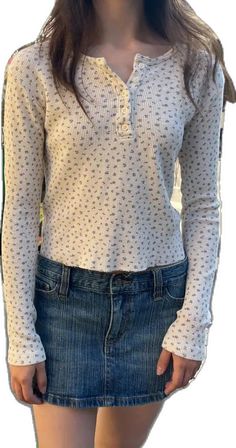 Collared Graphic Print Top For Fall, Collared Cotton Tops For Fall, Fitted Casual Long Sleeve Top For Spring, Winter Cotton Collared Tops, Basic Collared Cotton Tops, Trendy Long Sleeve Spring Tops, Casual Cotton Long Sleeve Top, Fitted Cotton Long Sleeve Top, Spring Cotton Button-up Tops