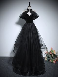 Cute Gothic Dresses, Masquerade Dress Ideas, Black Prom Dress Ideas, Victorian Prom Dress, Black Long Evening Dress, Tulle Butterfly, Goth Prom Dress, Masquerade Dress, Prom Dresses Long Black