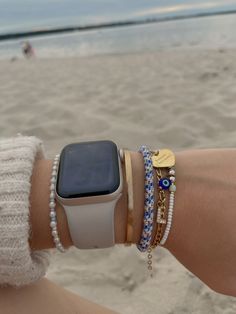 #bracelet #sea #pearls #gold #jewelry #applewatchfaces Apple Watch With Gold Jewelry, How To Wear Bracelets With Apple Watch, Apple Watch Accessories Bracelets, Bracelet Stack Ideas With Apple Watch, Apple Watch And Bracelet Stack, How To Style Apple Watch, Stacking Bracelets With Apple Watch, Bracelet And Watch Stacking, Apple Watch Stacked With Bracelets