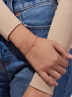 Delicate Gold Bracelet, Hand Jewelry Rings, Gold Bracelet Simple, Minimal Bracelet, Latest Bracelets, Fancy Jewelry Necklace, Jewelry Staples, Circle Bracelet, Versatile Jewelry