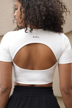 201219-224W37 White Sportswear Yoga Top, White Seamless Crop Top Activewear, White Compressive Sportswear Tops, Sporty Compressive Crop Top Activewear, Seamless Compressive Crop Top Activewear, Sustainable Womens Clothing, Sports Crop Tops, Athleisure Outfits