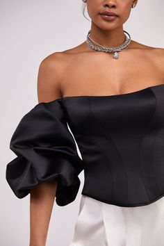 Corset With Puffy Sleeves, Corset With Sleeves Top, Bustier With Sleeves, Bustier Sleeves, Puffy Sleeves Top Outfit, Tops With Puffy Sleeves, Corset Outfit Elegant, Corset Top With Sleeves, Off Shoulder Corset Top