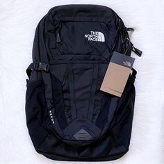 New With Tags- The North Face Unisex Recon 30 Liter Backpack In Tnf Black. Black North Face Backpack, Mint Backpack, North Face Vault Backpack, North Face Recon, Plaid Backpack, North Face Bag, Beautiful Backpacks, Inside My Bag, Hiking Bag