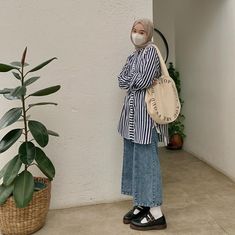 Minimalist Fashion Hijab, Casual Outfits Hijab, Hijab Outfit Summer, Ootd Ngampus, Mix And Match Outfits, Dress Event, Outfit Simple