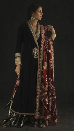 Nida Azwer, Look Festival, Velvet Dress Designs, Velvet Shawl, Salwar Kamiz, Beautiful Pakistani Dresses, Beautiful Dress Designs