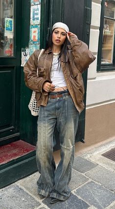 Sade 90s, Streetwear Women Outfits, Different Body Sizes, 90s Street Style, Streetwear Winter, Streetwear Fall, Autumn Fits, Retro Streetwear